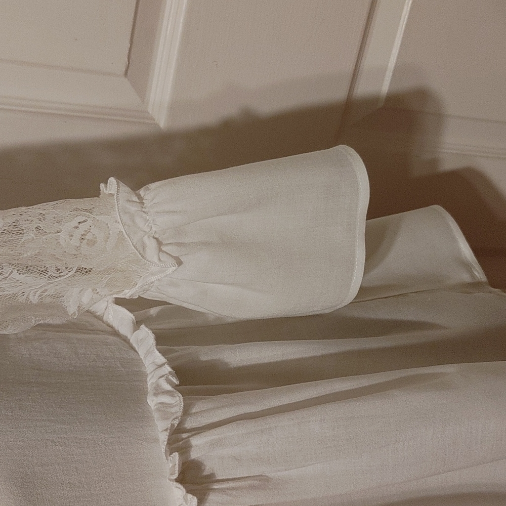 Sacred Threads Top - image 3